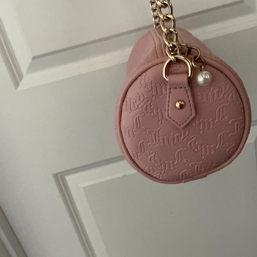 Juicy Couture - Picture 3 of 7